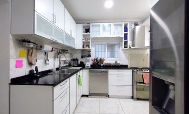Casa 8 Ambientes en Lote 1751m con Pileta y Paddle