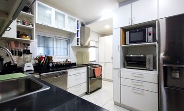 Casa 8 Ambientes en Lote 1751m con Pileta y Paddle