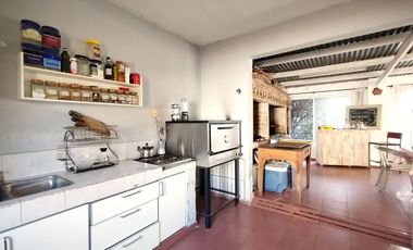 Casa 8 Ambientes en Lote 1751m con Pileta y Paddle