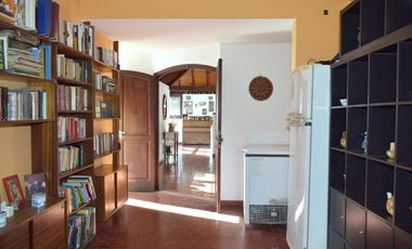 Casa 8 Ambientes en Lote 1751m con Pileta y Paddle