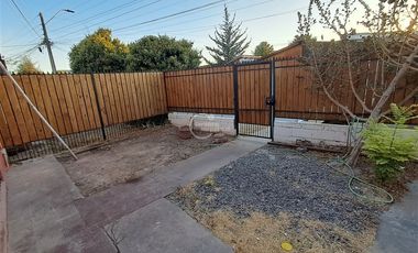 Casa en Arriendo en Las Encinas / Gerónimo de Alderete