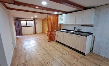 Casa en Arriendo en Las Encinas / Gerónimo de Alderete