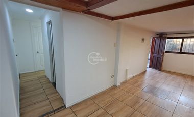 Casa en Arriendo en Las Encinas / Gerónimo de Alderete