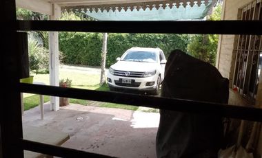VENTA CASA 4 AMBIENTES BARRIO TIEMPO LIBRE
