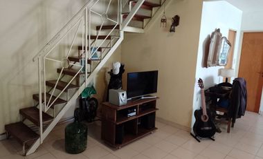 VENTA CASA 4 AMBIENTES BARRIO TIEMPO LIBRE
