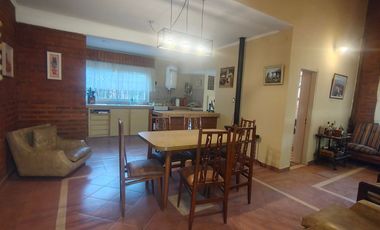 VENTA CASA QUINTA 3 AMBIENTES TRISTAN SUAREZ