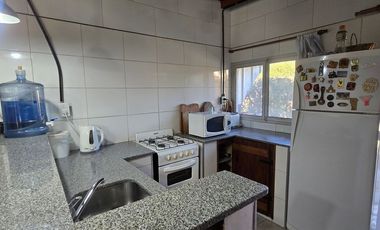 Venta casa dos dormitorios, pileta, Albarellos
