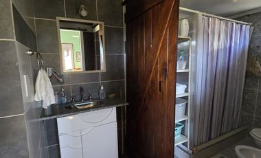 Venta casa dos dormitorios, pileta, Albarellos