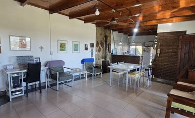 Venta casa dos dormitorios, pileta, Albarellos
