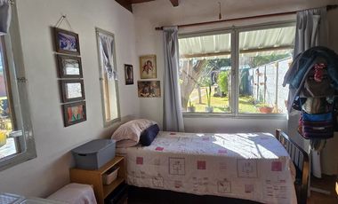 Venta casa dos dormitorios, pileta, Albarellos