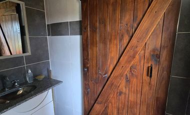 Venta casa dos dormitorios, pileta, Albarellos