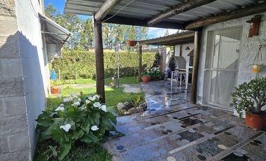 Venta casa dos dormitorios, pileta, Albarellos