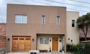 VENTA CASA 4 AMBIENTES MODERNA SANTA CLARA GAS