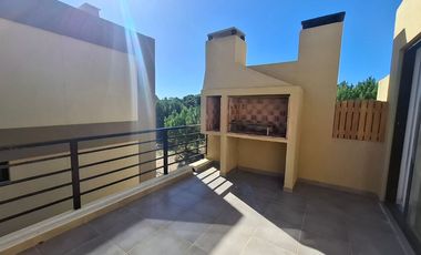 Casa Triplex en venta Nayades Acepta Permuta