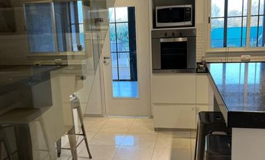 CASA EN VENTA 4 dorm en Las Cañitas Malagueño