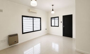 CASA EN VENTA FLORENCIO VARELA PARQUE