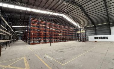 Nave Industrial en Alquiler de 11.000 m2 cubiertos - Escobar Garin