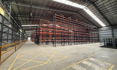 Nave Industrial en Alquiler de 11.000 m2 cubiertos - Escobar Garin