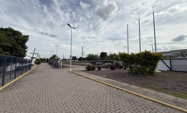 Nave Industrial en Alquiler de 11.000 m2 cubiertos - Escobar Garin