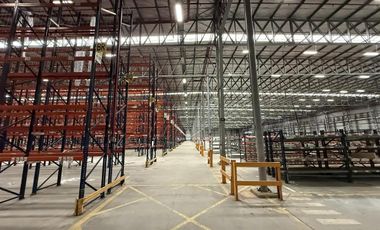 Nave Industrial en Alquiler de 11.000 m2 cubiertos - Escobar Garin