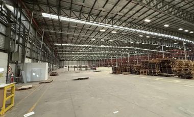 Nave Industrial en Alquiler de 11.000 m2 cubiertos - Escobar Garin