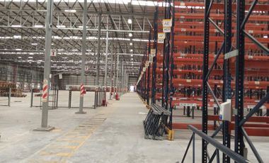 Nave Industrial en Alquiler de 12.353 m2 cubiertos - Escobar Garin