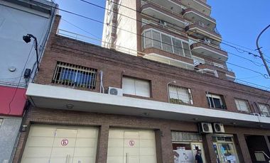 Cochera en venta y alquiler en Quilmes