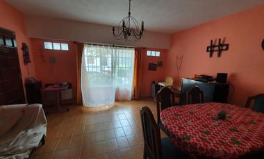 4 Ambientes con cochera y patio