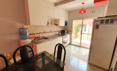 4 Ambientes con cochera y patio