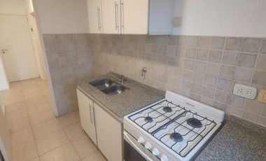Departamento de dos ambientes con cochera Haedo