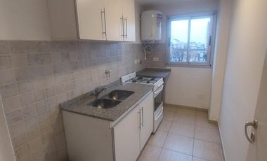 Departamento de dos ambientes con cochera Haedo