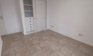 Departamento de dos ambientes con cochera Haedo
