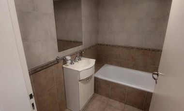 Departamento de dos ambientes con cochera Haedo