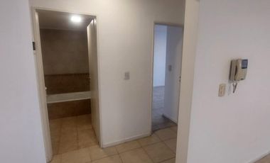 Departamento de dos ambientes con cochera Haedo