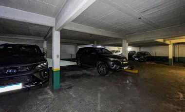 Cochera a la venta en edificio de cocheras centrico