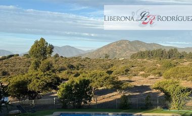 Casa en Arriendo en Parcela con casa en Lomas del Tranque, Valle Alegre
