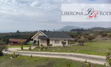 Casa en Arriendo en Parcela con casa en Lomas del Tranque, Valle Alegre