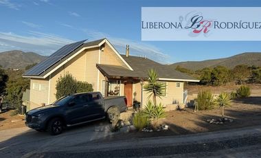 Casa en Arriendo en Parcela con casa en Lomas del Tranque, Valle Alegre