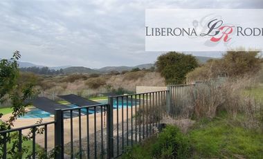 Casa en Arriendo en Parcela con casa en Lomas del Tranque, Valle Alegre