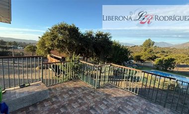 Casa en Arriendo en Parcela con casa en Lomas del Tranque, Valle Alegre