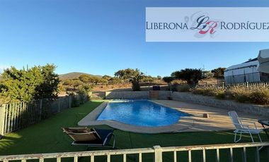 Casa en Arriendo en Parcela con casa en Lomas del Tranque, Valle Alegre