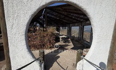 Exclusiva Casa con Acceso Directo al Mar en Los Vilos | 6.000 m² de Privacidad Frente al Océano