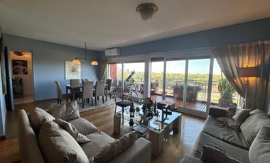 Dúplex de 6 ambientes en VENTA sobre libertador con balcon aterrazado.