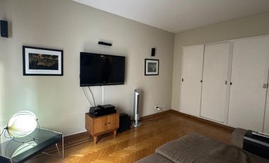 Dúplex de 6 ambientes en VENTA sobre libertador con balcon aterrazado.