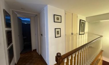 Dúplex de 6 ambientes en VENTA sobre libertador con balcon aterrazado.