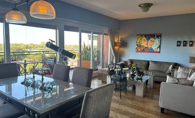 Dúplex de 6 ambientes en VENTA sobre libertador con balcon aterrazado.