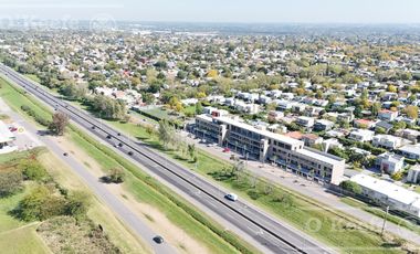 Local comercial con cochera en alquiler - Hudson - ZONA SUR- BERAZATEGUI