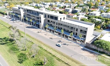 Local comercial con cochera en alquiler - Hudson - ZONA SUR- BERAZATEGUI