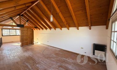 En alquiler casa 3 dormitorios y quincho - B° Capellán - Cipolletti