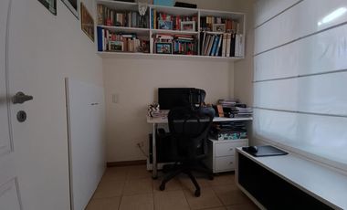 Casa en barrio privado en Villa del Parque con Seguridad 24 hs